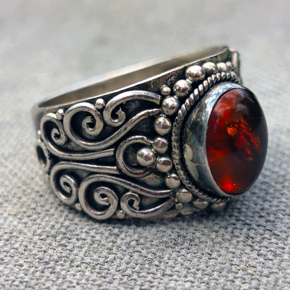 Vintage Bali Suarte Baltic Amber Ring set in Sterling Silver- Size 9.5